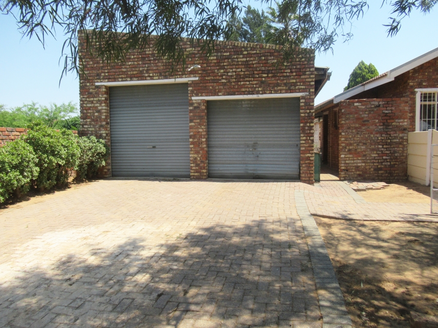 4 Bedroom Property for Sale in Riebeeckstad Free State